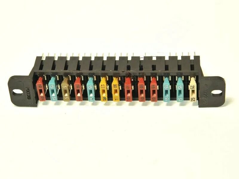 предохранители нива 2121 карбюратор. монтажный блок нива 2121. предохранители 2121. колодка предохранителей нива 21213. блок предохранителей нива 2121.