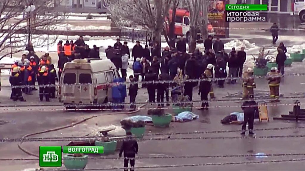 Теракт в Волгограде вокзал. Взрыв на ЖД вокзале в Волгограде. Взрыв вокзала в Волгограде 2013.