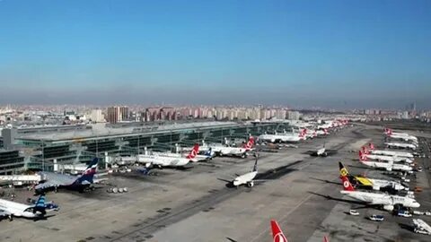 Самолет в аэропорту стамбула