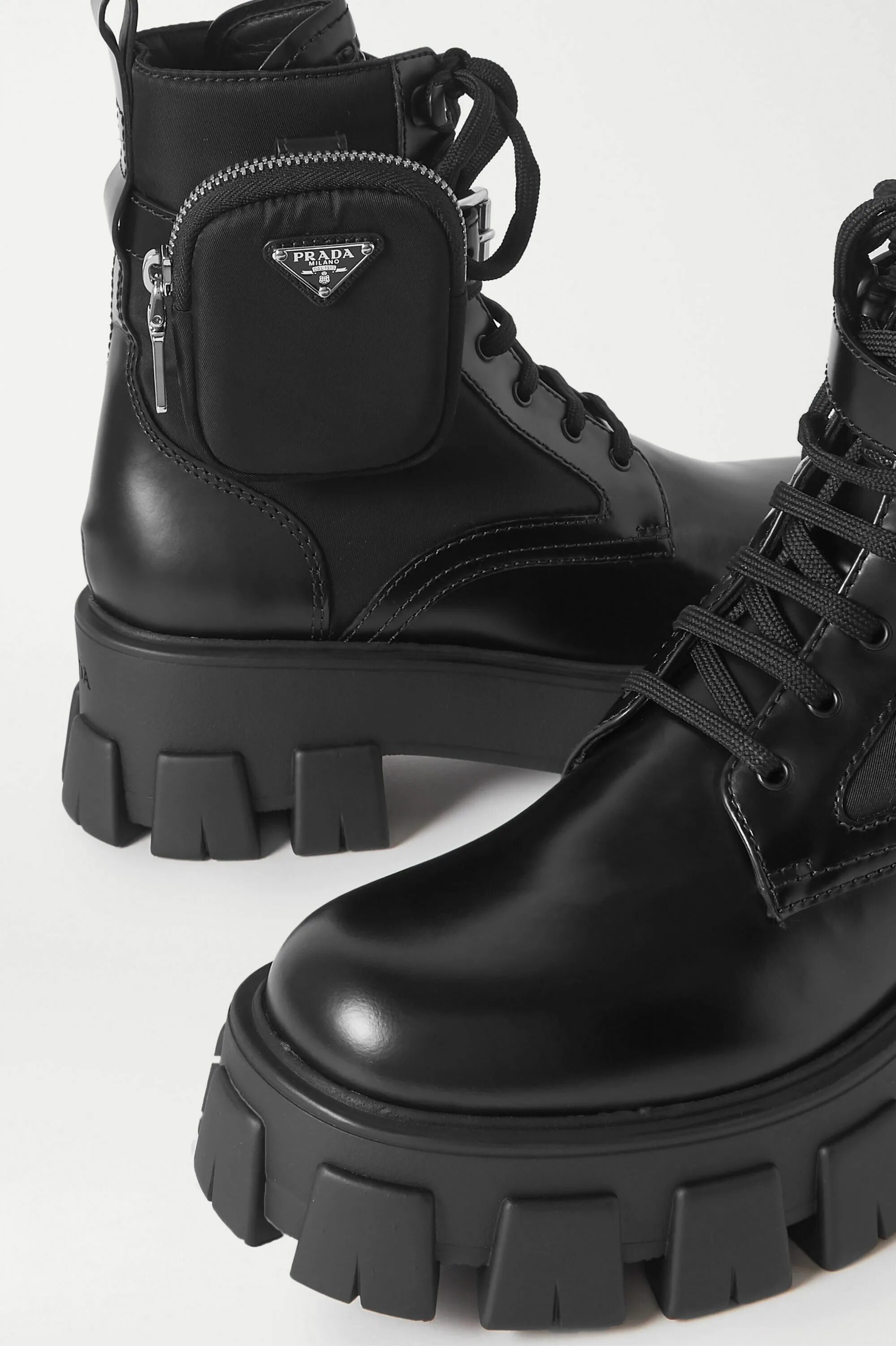 Ботинки женские prada monolith. Prada monolith. Prada monolith. Ботинки prada женские monolit черные. Сапоги прада monolith.