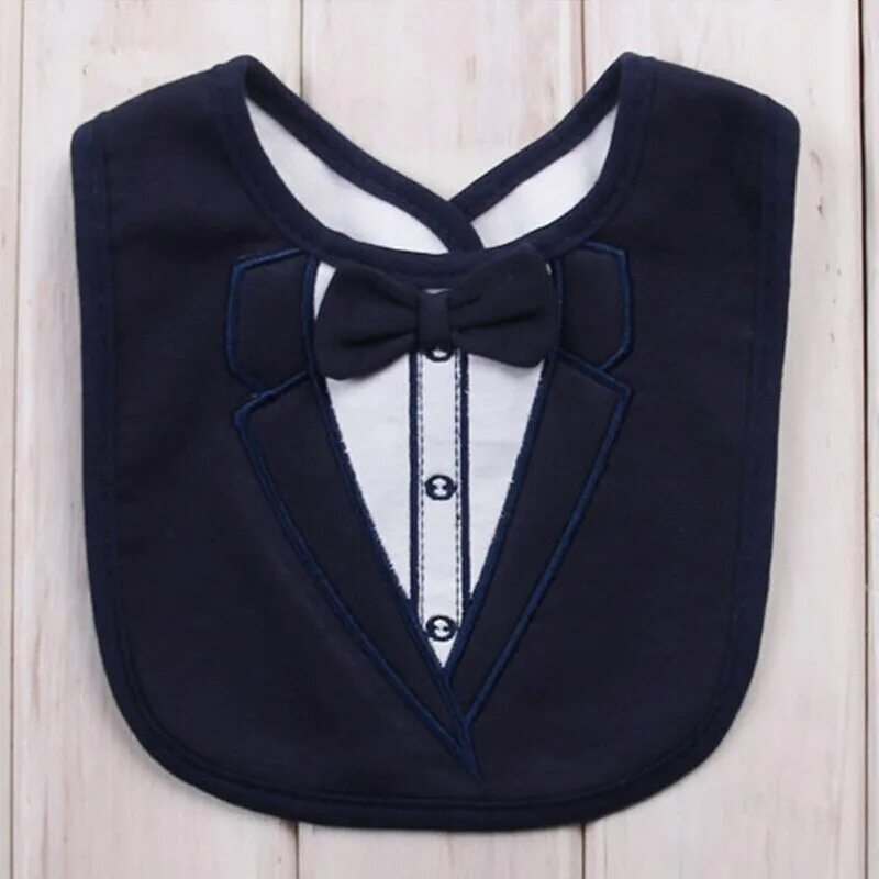 слюнявчик с галстуком. слюнявчик для мужчины. смокинг слюнявчик. накрахмаленный слюнявчик под фраком. накрахмаленный слюнявчик под фраком.