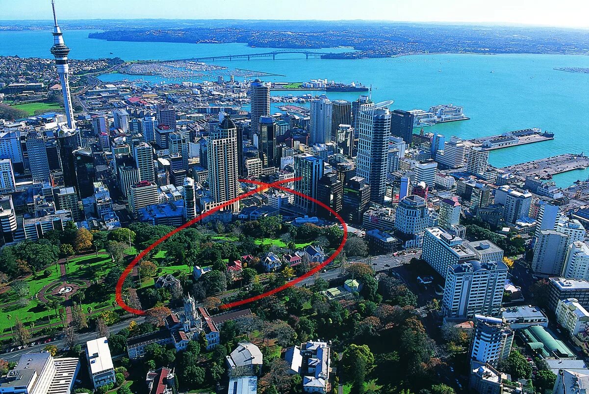 New zealand cities. Город Окленд новая Зеландия. Окленд США. Окленд (новая Зеландия) города новой Зеландии. Окленд Калифорния.