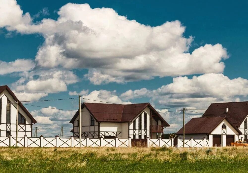 Поселок луговой. Село Луговое Тюмень. Поселок Луговой Тюменская область. Коттеджный поселок Луговое. Посёлок Луговое Тюменский район.