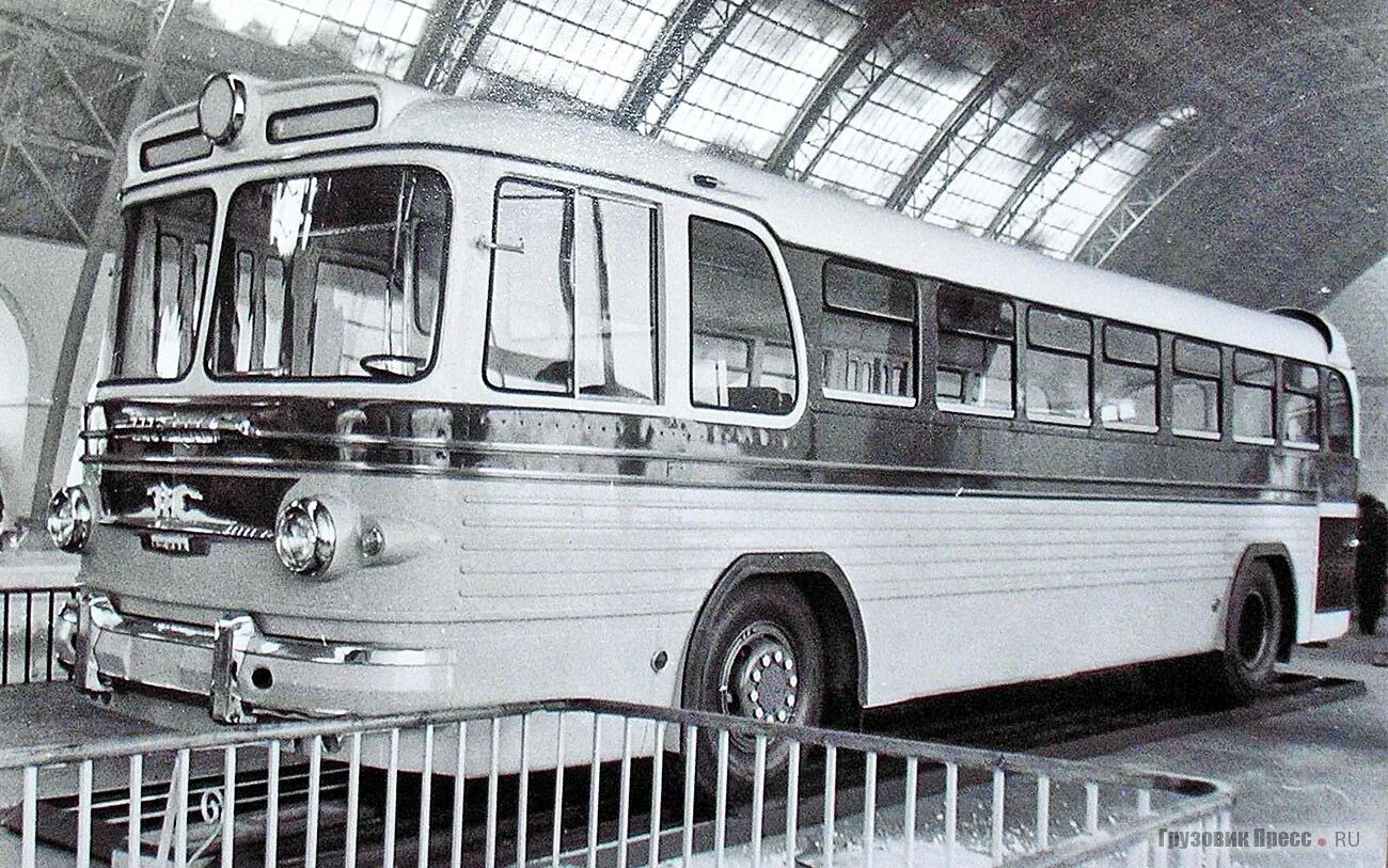Зил 129. Avd зис-129. Зил 129 автобус. Classicbus зис 129. Зис 129.