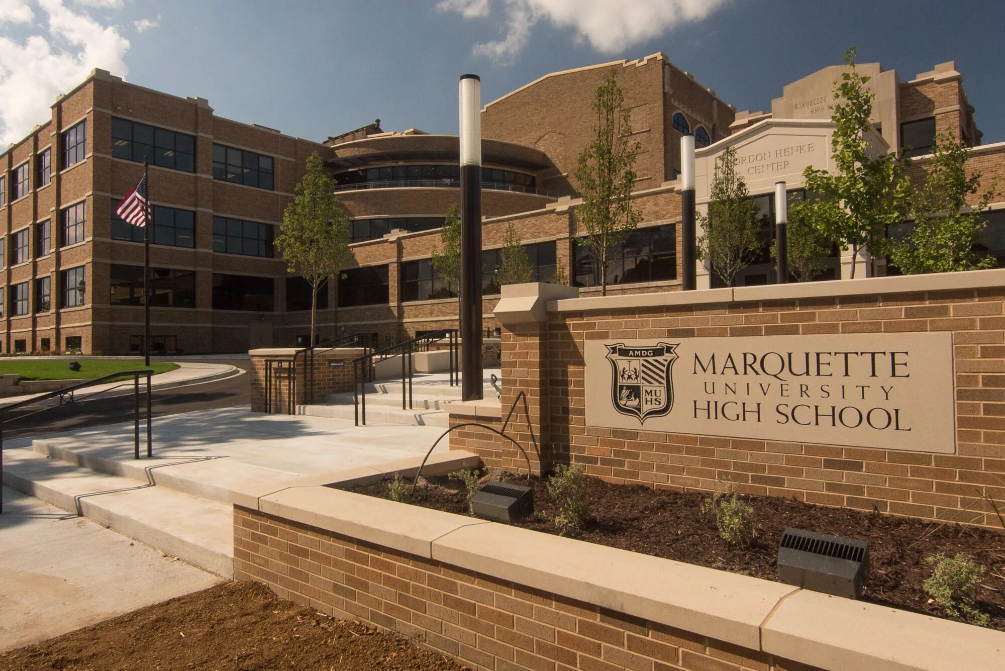 Marquette университет. University High School. Университет Висконсина в Мэдисоне (США).. Мэримаунт Хай скул.