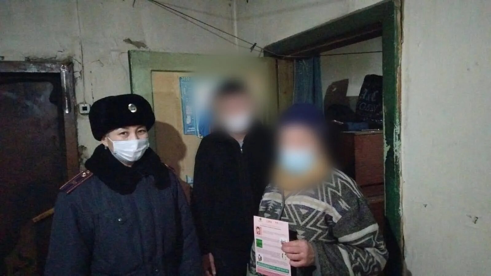 Рустам галяутдинов драка. Авиадебоширы в самолете. Дебошир что делать. Дебошир в аэропорту домодедово. Дебоширы на борту самолета.