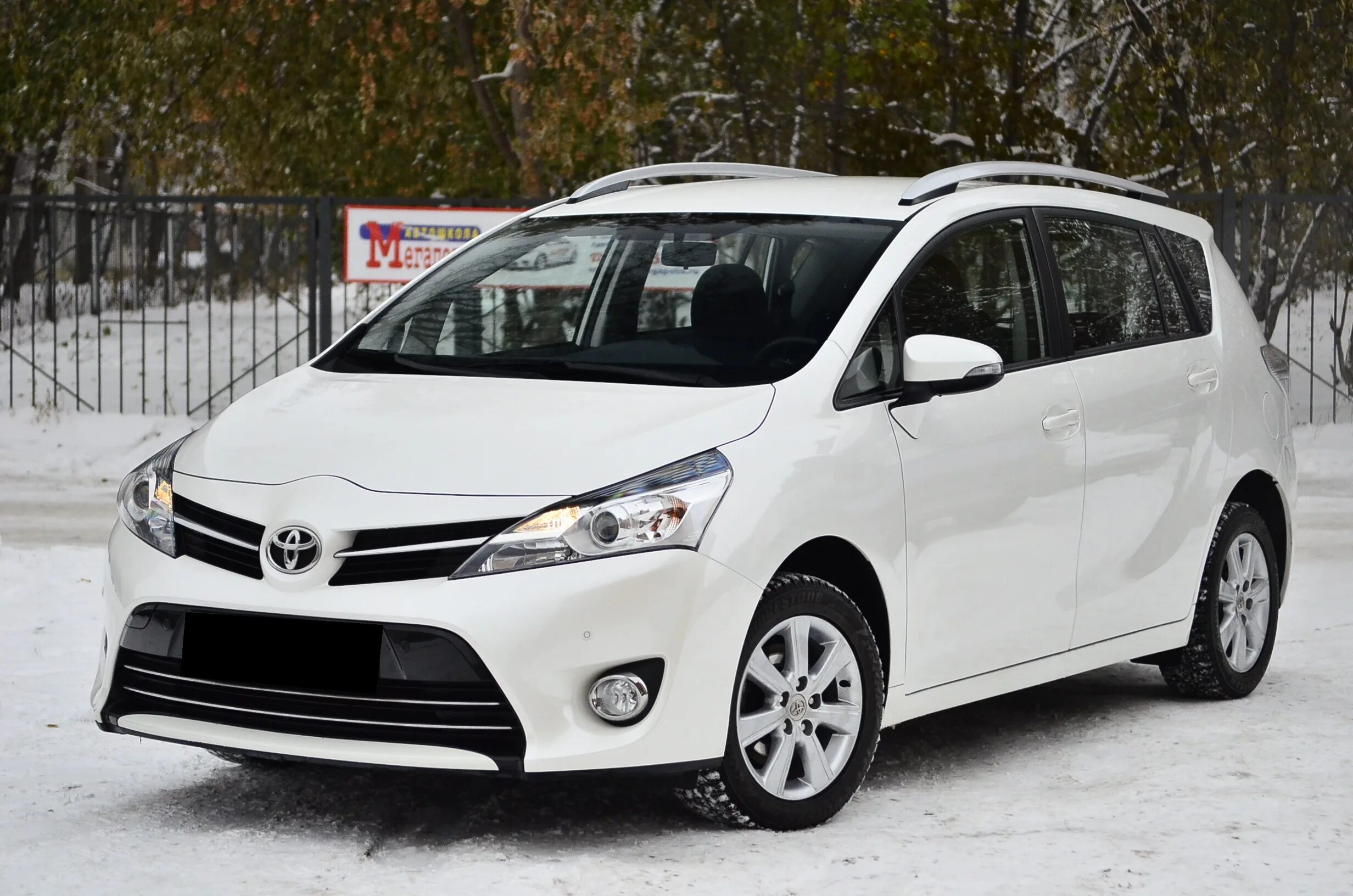 Продажа тойота в новосибирске и области. Toyota Verso 2015. Тойота версо 2015. Тойота версо 2015 года. Тойота версо - с 2015г.