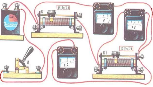 Последовательное соединение реостатов. Реостат в электрической цепи. Схема электрической цепи с реостатом 8 класс. Начертите схему электрической цепи изображенной на рисунке.