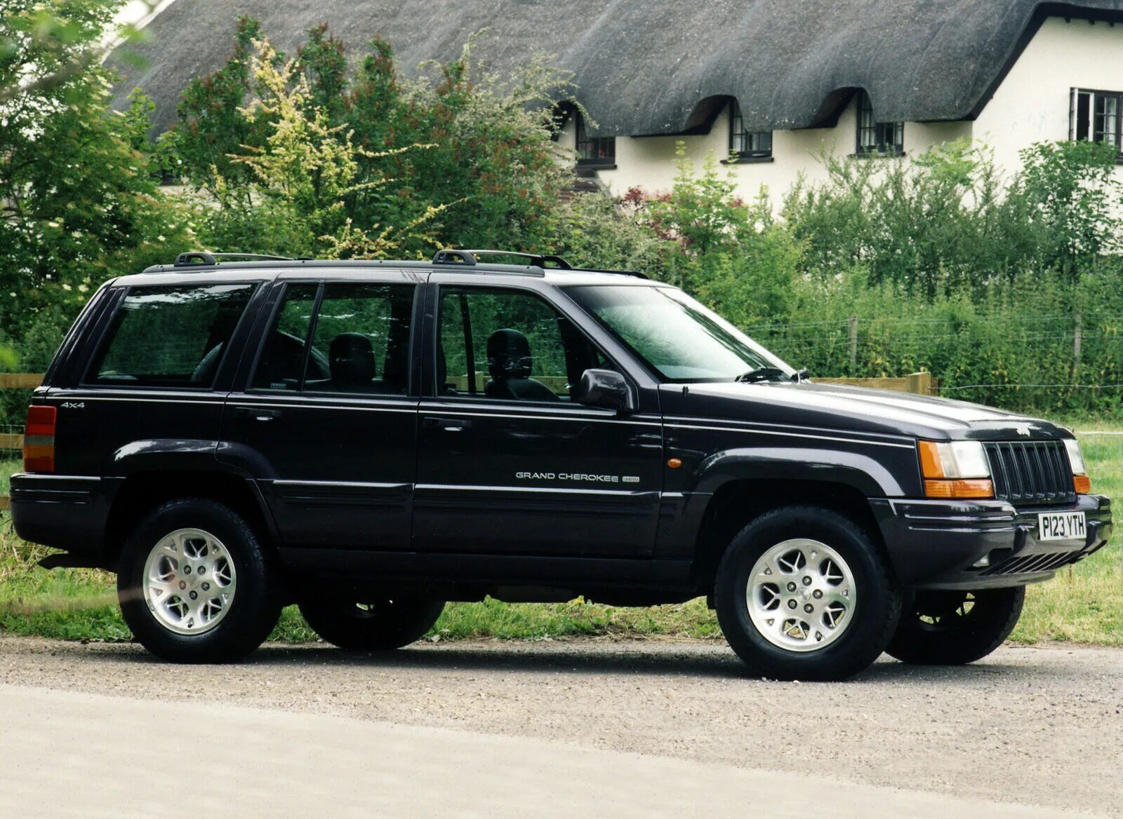 Jeep grand cherokee limited 1997. Гранд чероки 1996. Jeep grand cherokee 1996. Jeep grand jeep cherokee 1993. Jeep grand cherokee limited 1996.