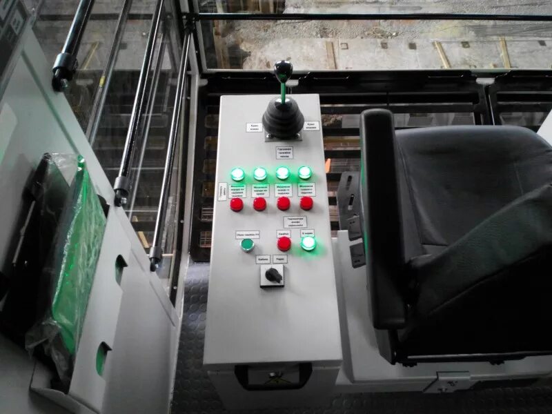 Управление мостовым краном. Управление мостовым краном с пола. Кран мостовой 10т кабина управления. Мостовой кран 40 тонн. Кран мостовой км-10 пульт управления.