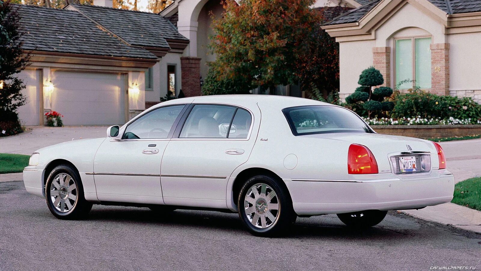 Town car 3. Линкольн Таун кар 2003. Lincoln Town car. 2003—2011 Lincoln Town car. 2003 Lincoln Town car Cartier l.