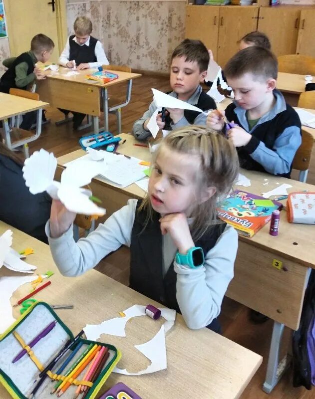 Школа 226 минск. Сш226 минск фото. Средняя школа мир. Школьники за рубежом. Средняя школа мир.