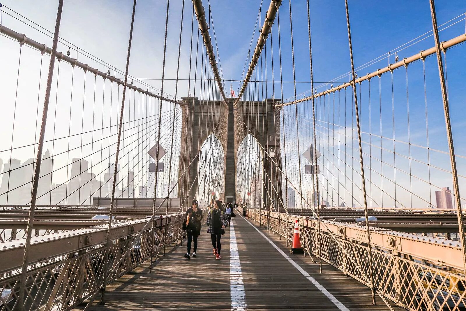 Бруклинский мост нью-йорк. Construction worker brick. Мост роблинга нью йорк. Construction uk. Зей аре биллионс.