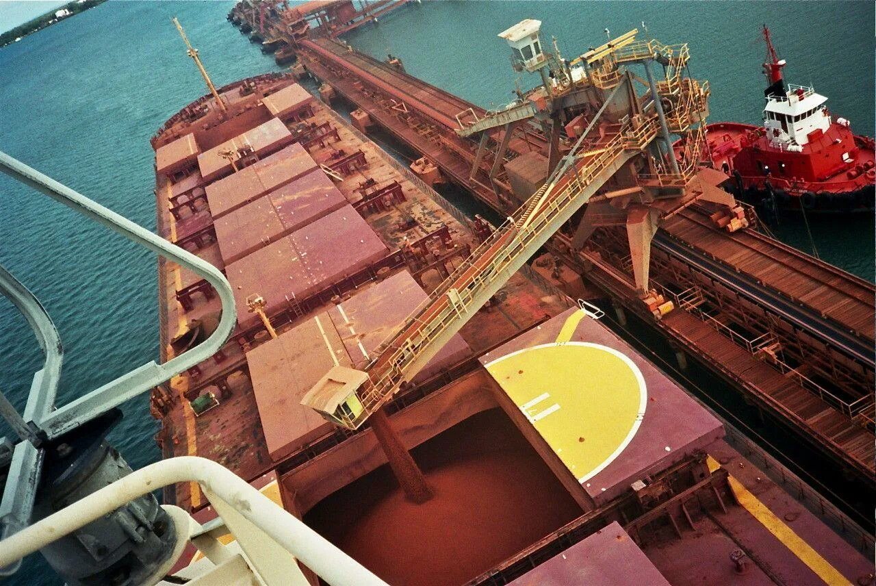 Крышки грузовых трюмов. Panamax сухогруз. Судно для перевозки угля. Балкеры (bulk carriers. Berge k2 bulk carrier.