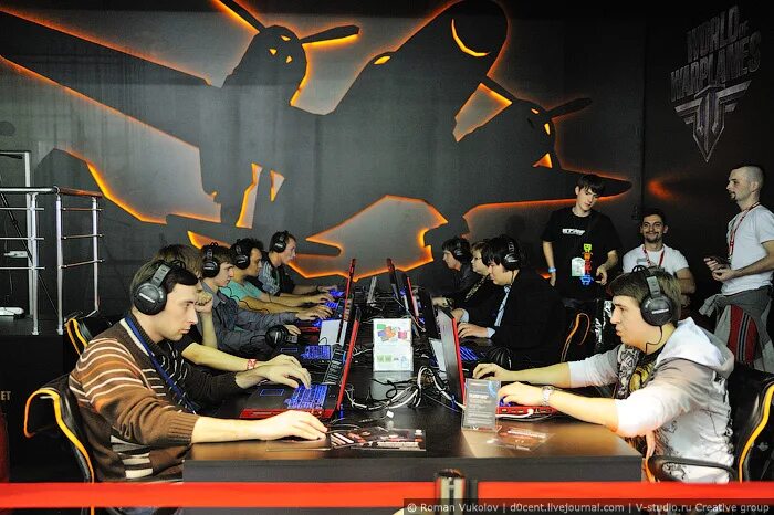 хардкорщики геймеры. геймерская субкультура. геймеры общественники. хардкорщики геймеры. хардкорные геймеры.