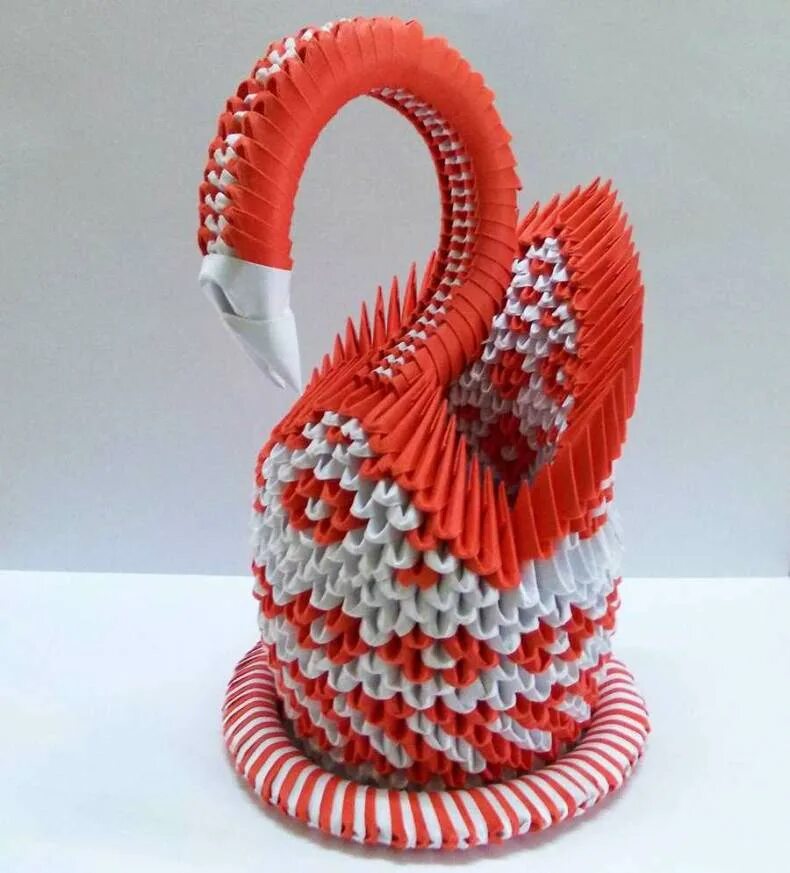 Лебеди из бумаги из модулей. Модульное оригами лебедь Сергея Тарасова. Лебедь из бумаги модульное оригами.