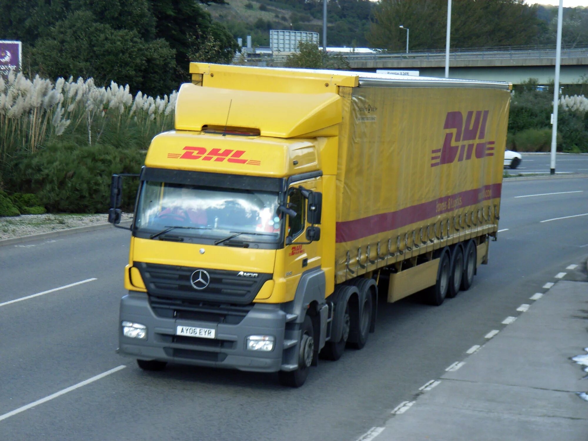 DHL фуры Volvo. Полуприцеп DHL. DHL транспортная компания. Германские транспортные компании. Helion dhl 6