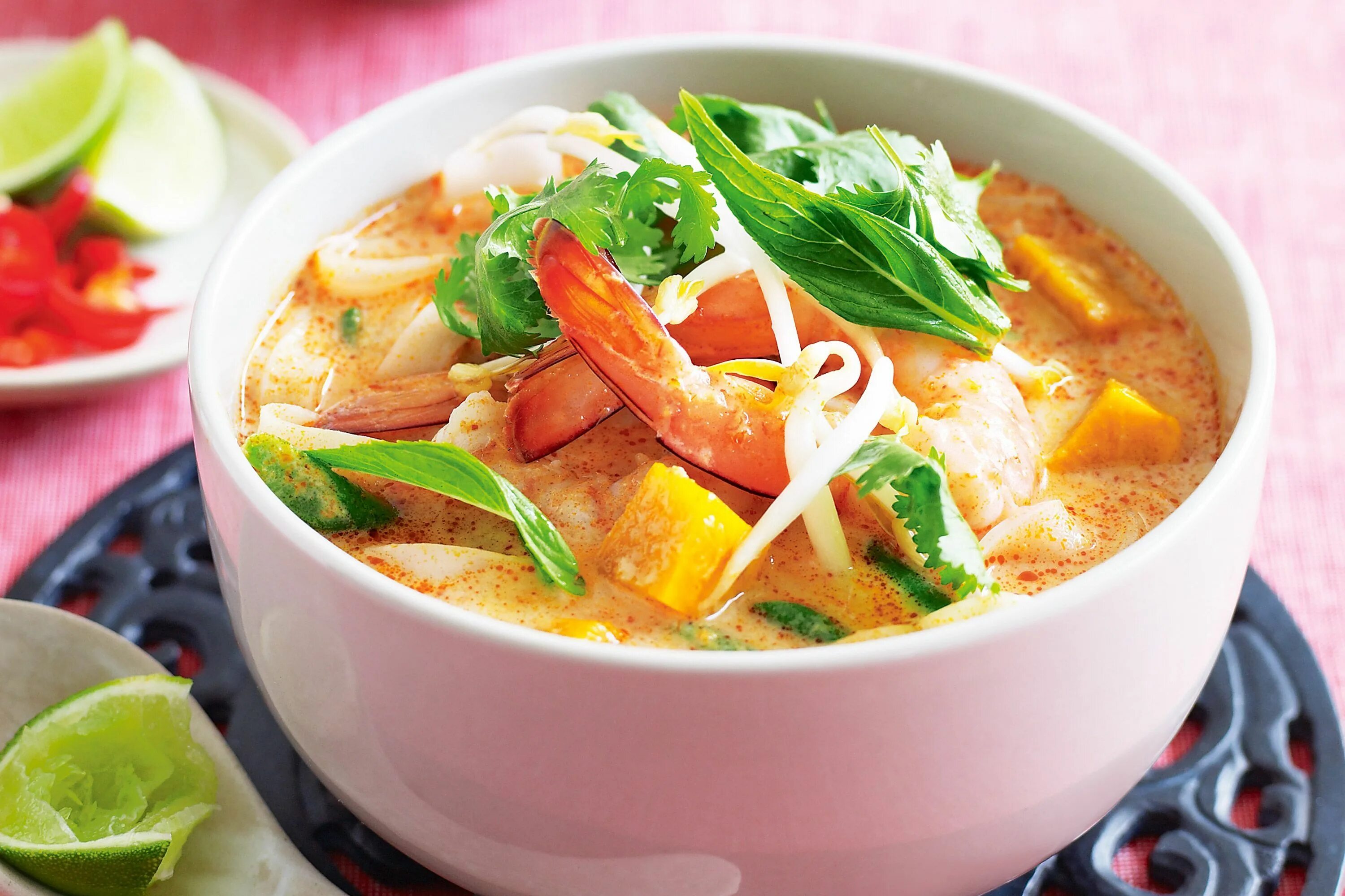 Chmcl soup. Лакса. Малазийская Лакса. Лакса суп с морепродуктами. Суп Лакса с креветками.