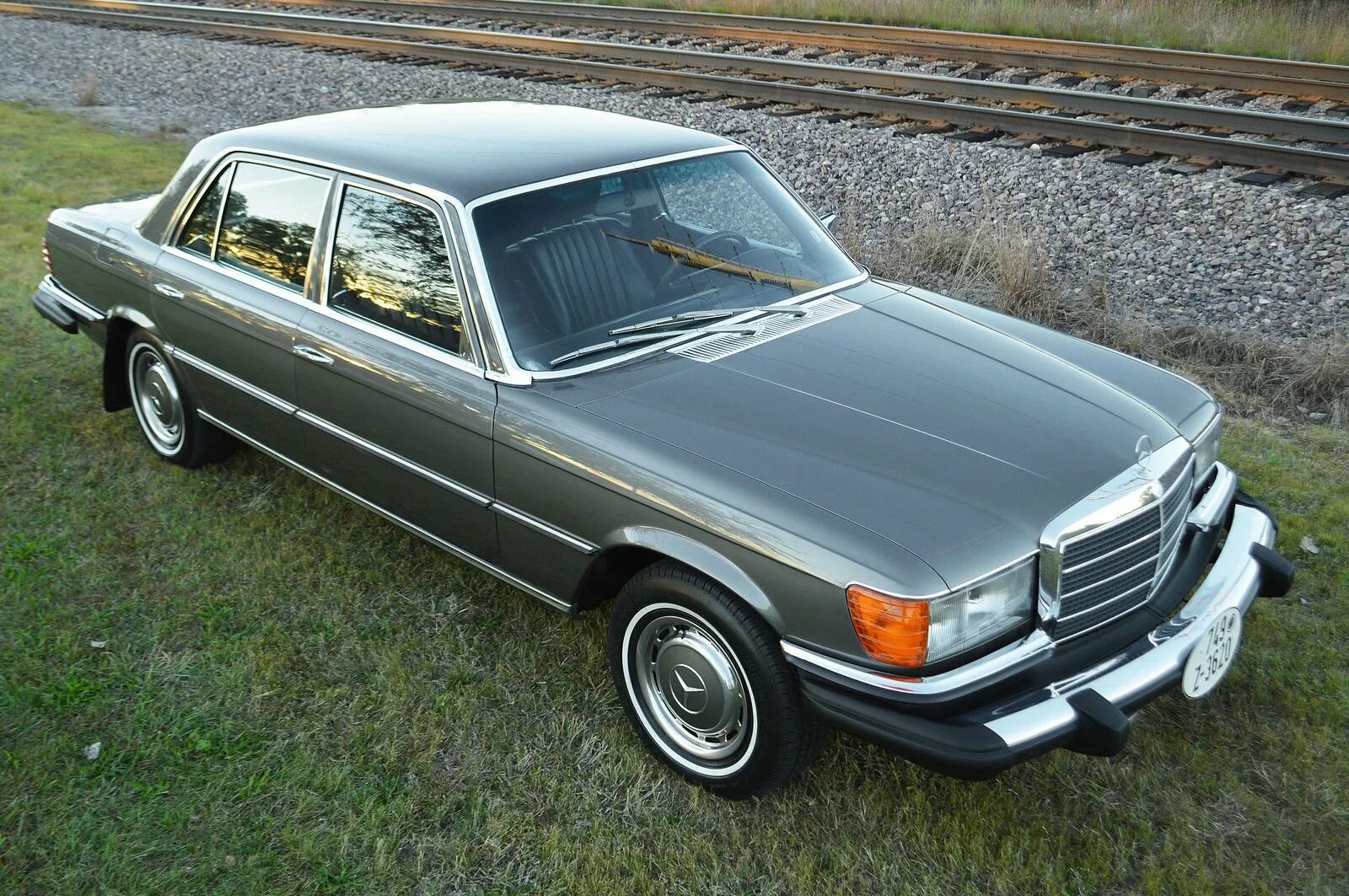 Купить старый мерседес. Mercedes-Benz w116. Мерседес w116. Mercedes Benz 116. Mercedes-Benz s-класс w116.