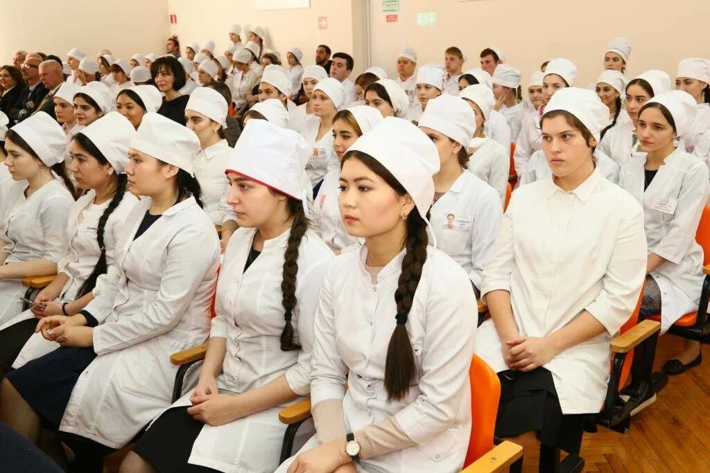 В какой мед колледж поступить. Медколледж медколлежтаджикистан. Кисловодск университет медицинский колледж. Мед колледж Худжанд. Салаватский мед училище.