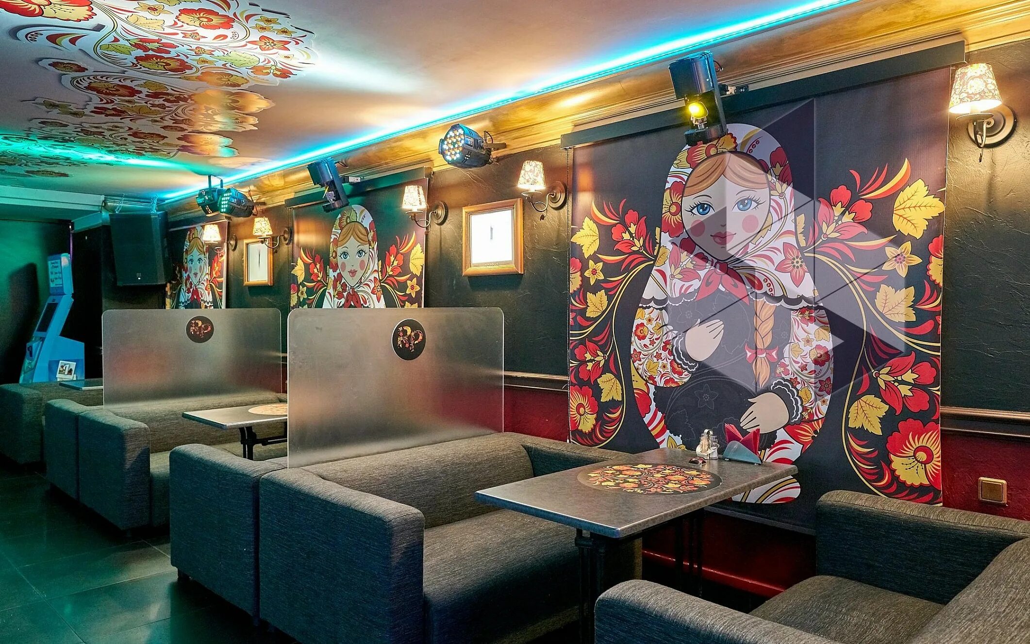 Russian Paradise Bar Санкт-Петербург. А В баре Онегин Фурштатская. Ресторан Онегин на Фурштатской. Кафе бар рай.