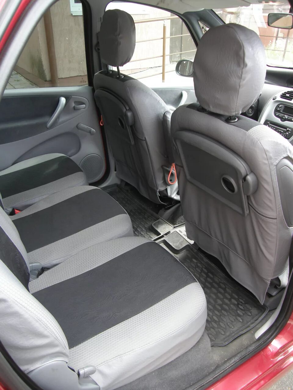 Чехлы на ситроен jumpy 2 1+2. Сиденья ситроен ксара. Сиденья ситроен ксара. Сиденья ситроен берлинго. Сиденье переднее citroen c4.