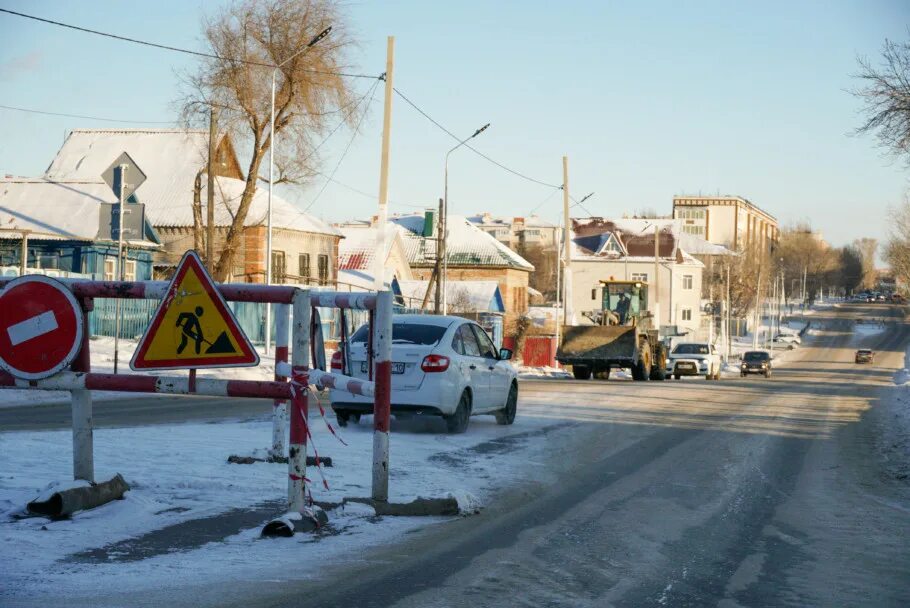 Новости казахстана костанай. Улица Алтынсарина в Костанае. Алтынсарина 153 Версаль Костанай. Школа Алтынсарина Костанай.