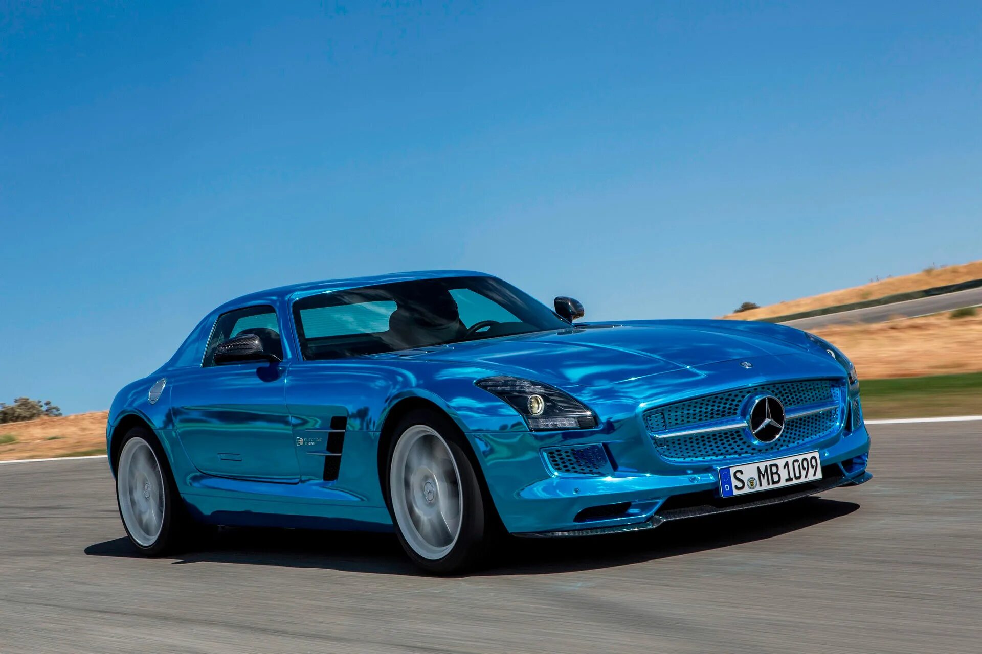 Самый быстрый амг. Мерседес бенц слс амг 2025. mercedes sls amg electric. mercedes benz sls amg electric drive. мерседес слс амг синий.