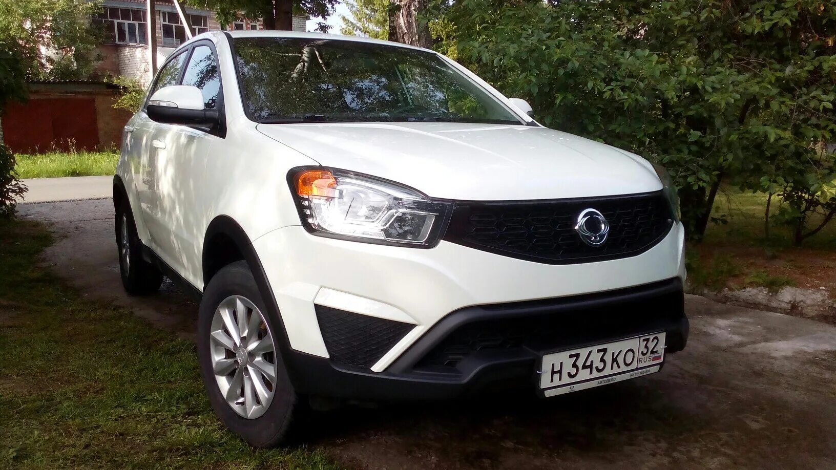 Ssangyong actyon drive2. Ssangyong actyon белый. ssangyong action белий. ssangyong actyon (10-) белый. актион ссангйонг белый тонировка.