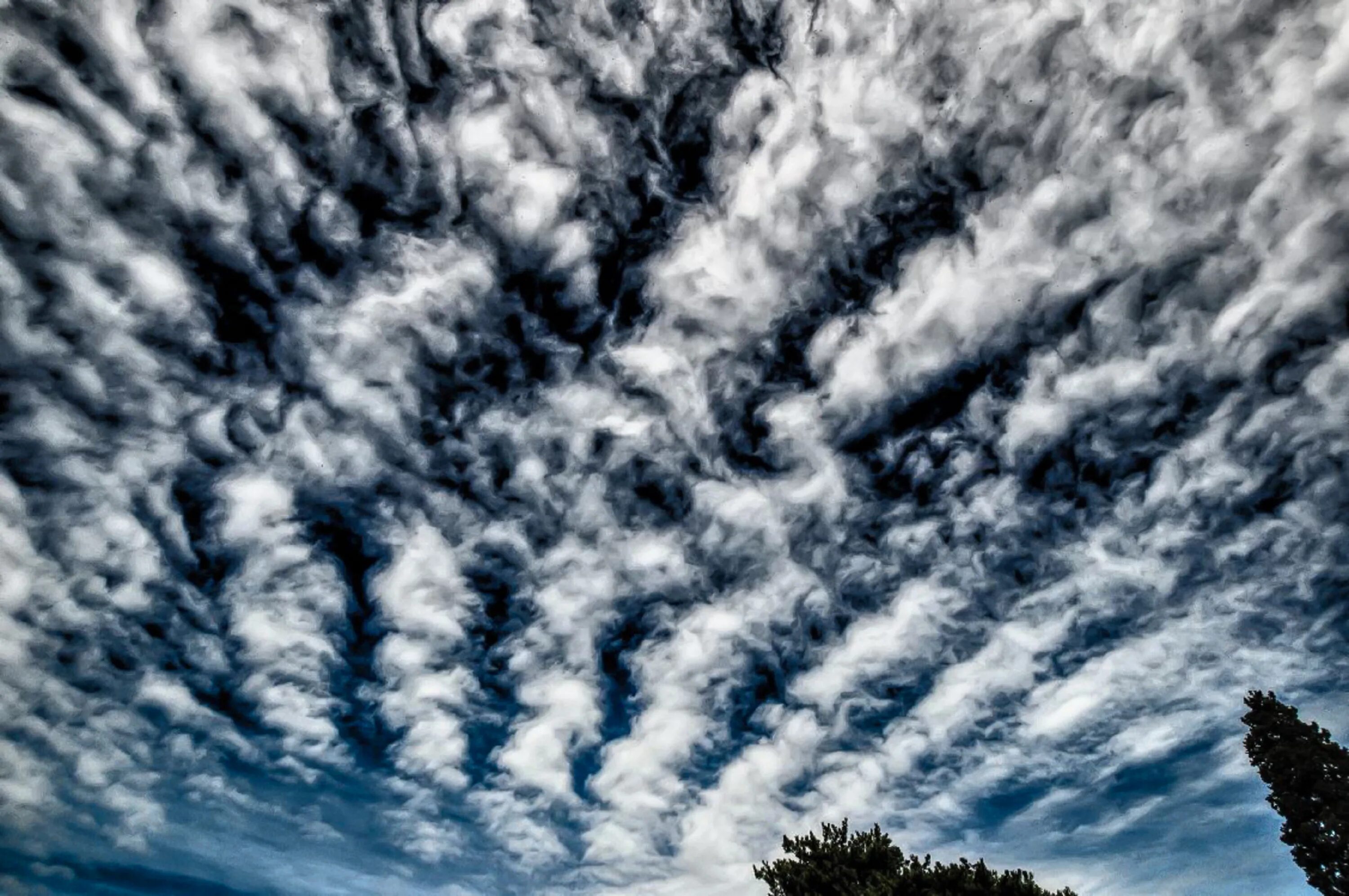 Кипящие облака. Атмосферный пар. Кипение облаков. Водяной пар в атмосфере . Облака фото. Исландия зимой атмосфера пасмурно.