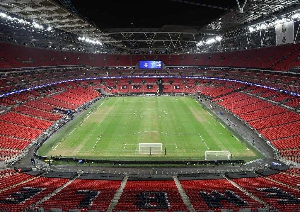 Финал какой стадион. Wembley Stadium чей стадион. Евро 2022 стадион Уэмбли. Евро 2020 по футболу стадион Уэмбли. Евро 2020 по футболу уебли.