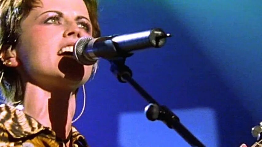 Cranberries клип у моря. Wake me when it's over the cranberries. Крамбериз. Promises the cranberries. The cranberries 1999 bury the hatchet.