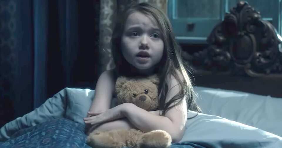 Дом на холме призраков 2001. The haunting of bly manor сериал 2020. Виктория педретти призраки дома на холме. Призрак дома на холме 2018. Кейт сигел призраки усадьбы блай.