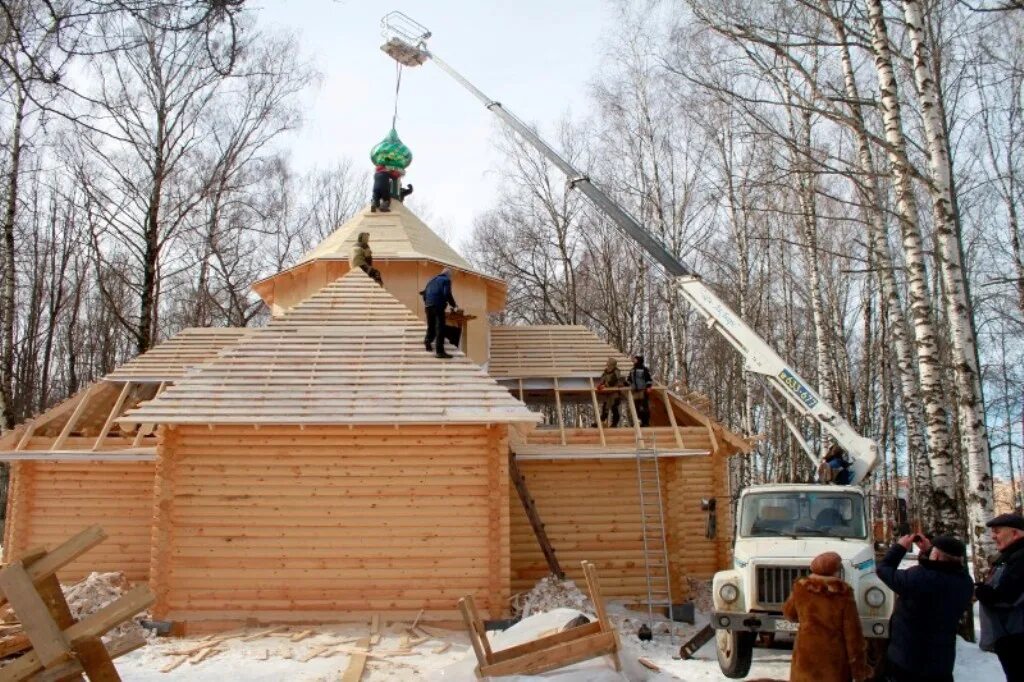 храм спиридона чусовской тракт. храм святителя спиридона тримифунтского. спиридона тримифунтского в ломоносове. храм спиридона тримифунтского в смоленске официальный сайт. иерей андрей волков смоленск.