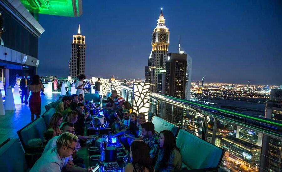 Level 43 sky lounge. Sky lounge 43 дубай. level 43 sky lounge dubai. левел 43 бар в дубае.
