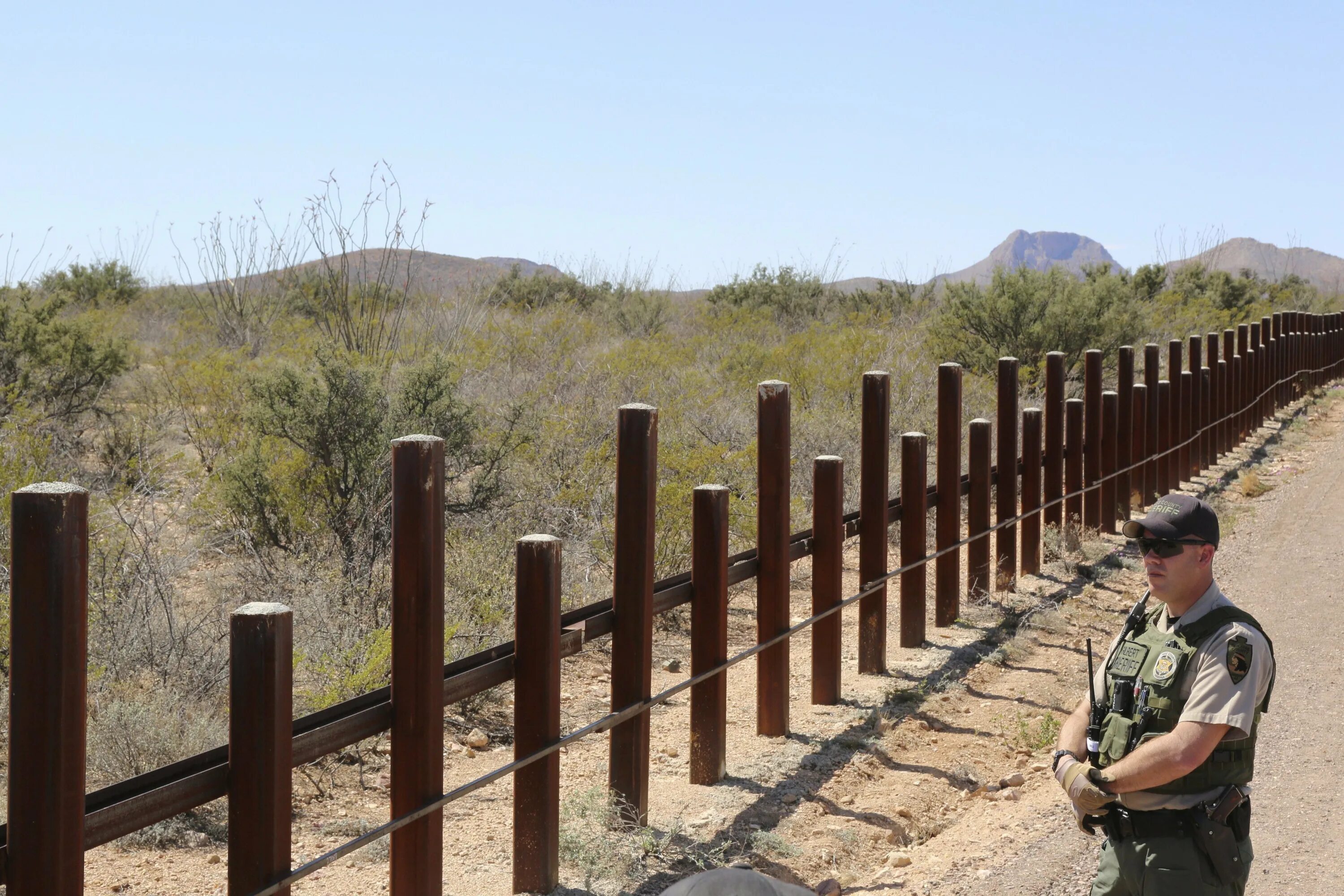 Https border. Граница между США И Мексикой. Американо Мексиканская граница. Забор на границе Мексики и США. Мексикано американская граница забор.