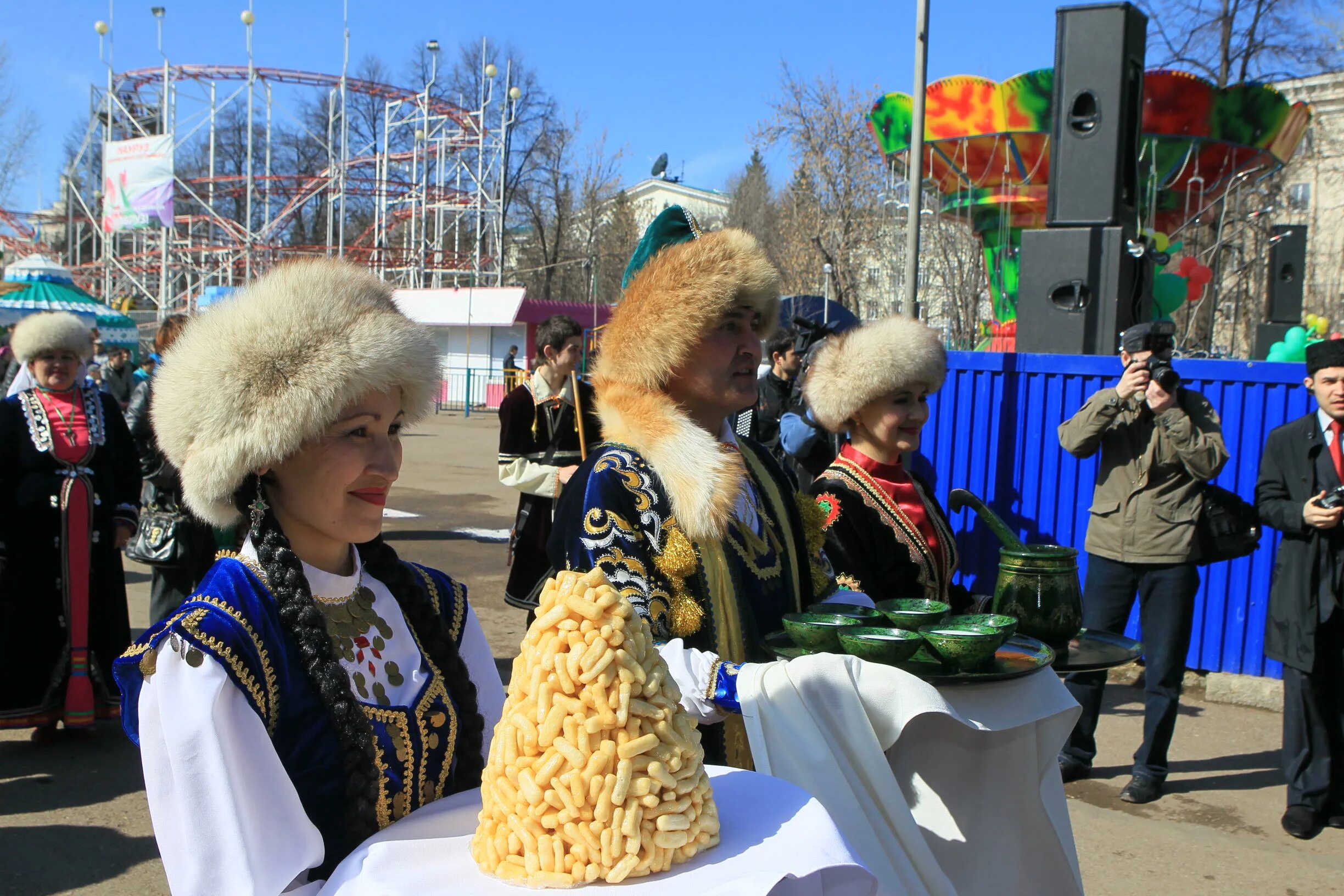 Дружба народов россии. Гбу дом дружбы народов рб. Башкортостан дом дружбы. Башкортостан дом дружбы. Дружба народов.