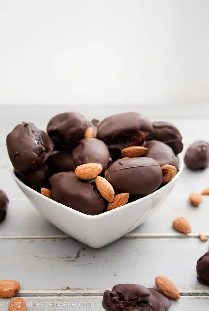 Chocolate date with almonds