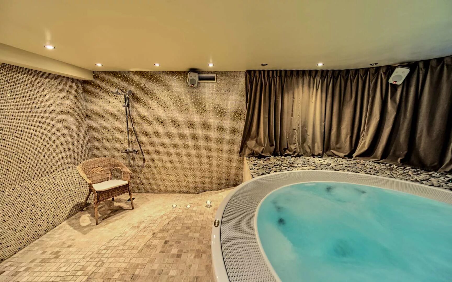 премиум отделка сауны. топ бань. сауна каспий казань кул гали. интерьер банного комплекса. современная отделка бани.