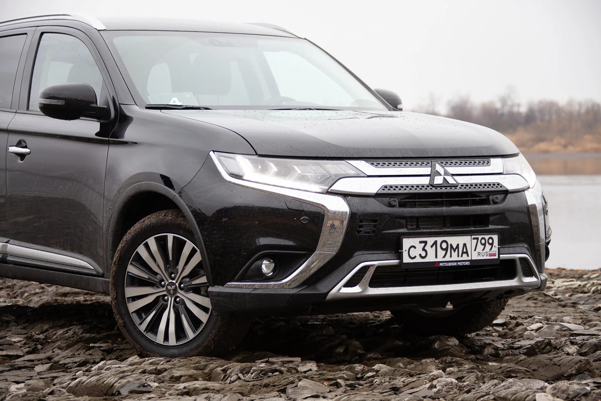 Mitsubishi Outlander 2021. Митсубиси Аутлендер 2019. Митсубиси Аутлендер 2021. Mitsubishi Outlander 2021 Black.