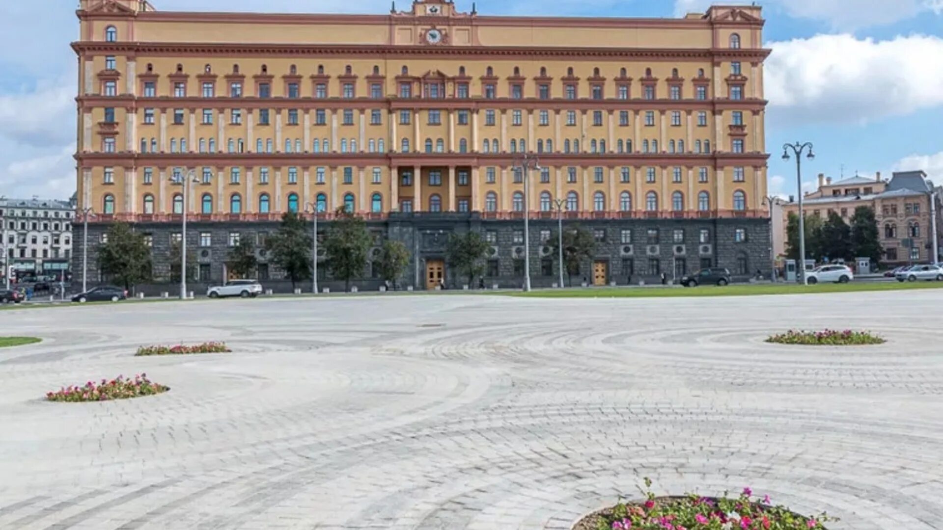 Лубянка 25. Никольская улица 25 тц наутилус. Москва, ул. Здание нквд на лубянке сейчас. Никольская 25 тц наутилус.