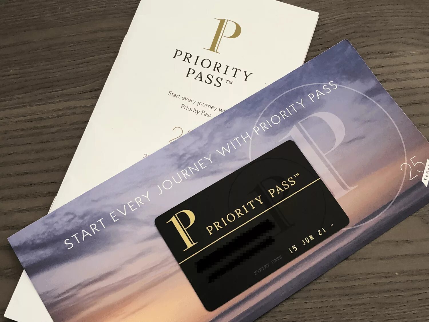 Карточка priority Pass. Карта приорити пасс фото. Приорити пасс в аэропорту. Карта приорити пасс