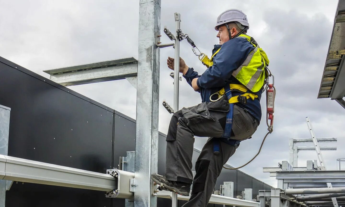 Work security. Система isg что это. safety worker. fall arrest system. hse engineer.
