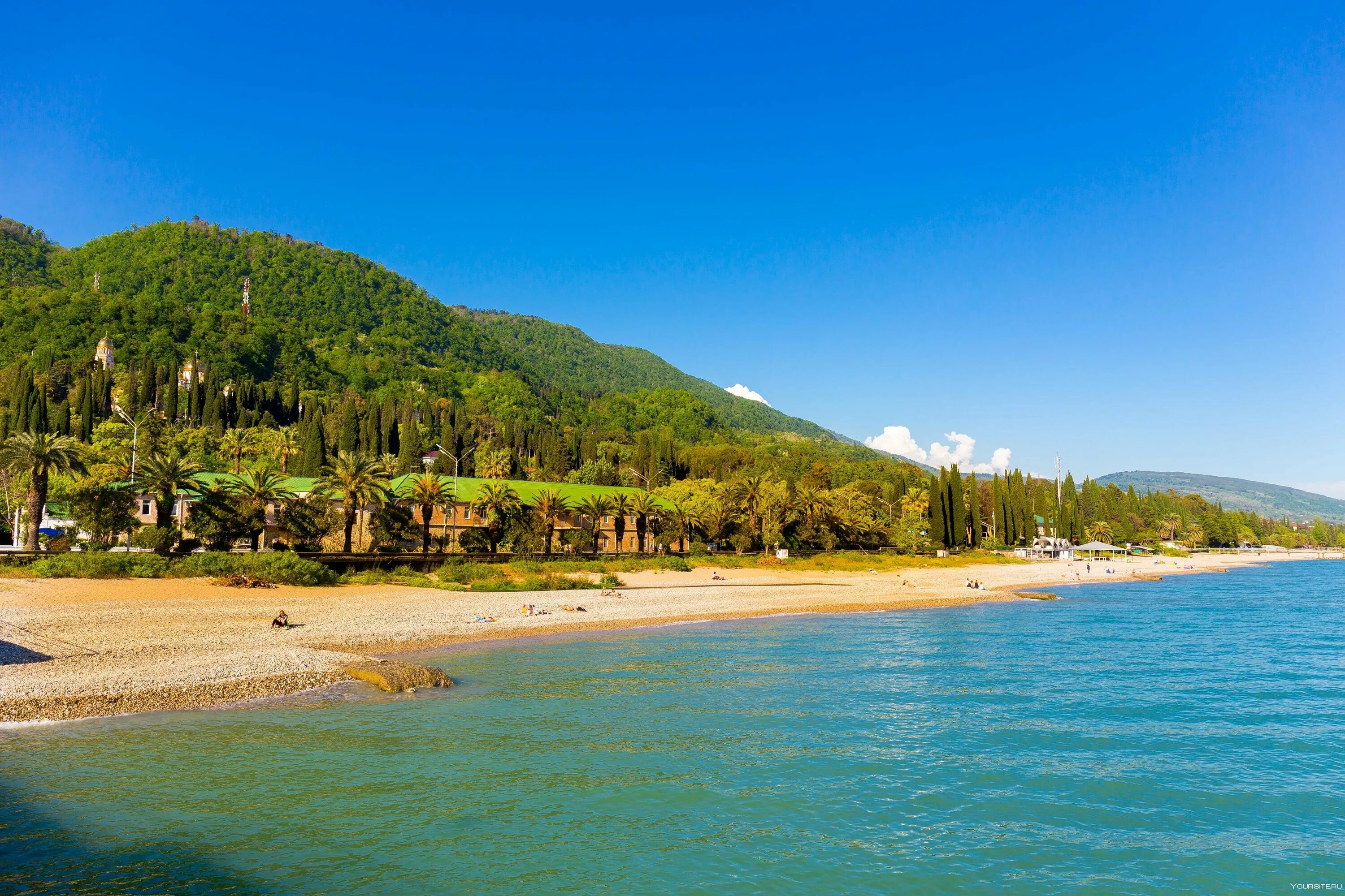 Абхазия в ноябре. Отпуск в абхазии. Тур москва абхазия. Озеро рица пляж. Новый афон песчаный пляж.