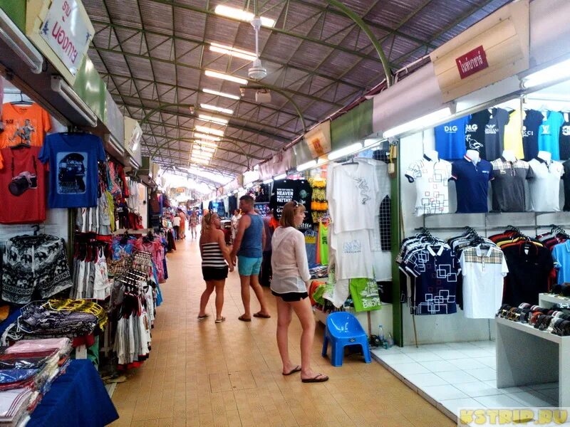 Паттайя где купить. Таиланд рынок одежды. Рынок одежды в Паттайе. Магазин одежды Паттайя. Паттайя рынок футболки.
