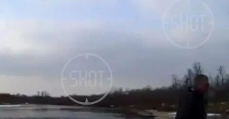 Мы перебрались через реку по зыбкому
