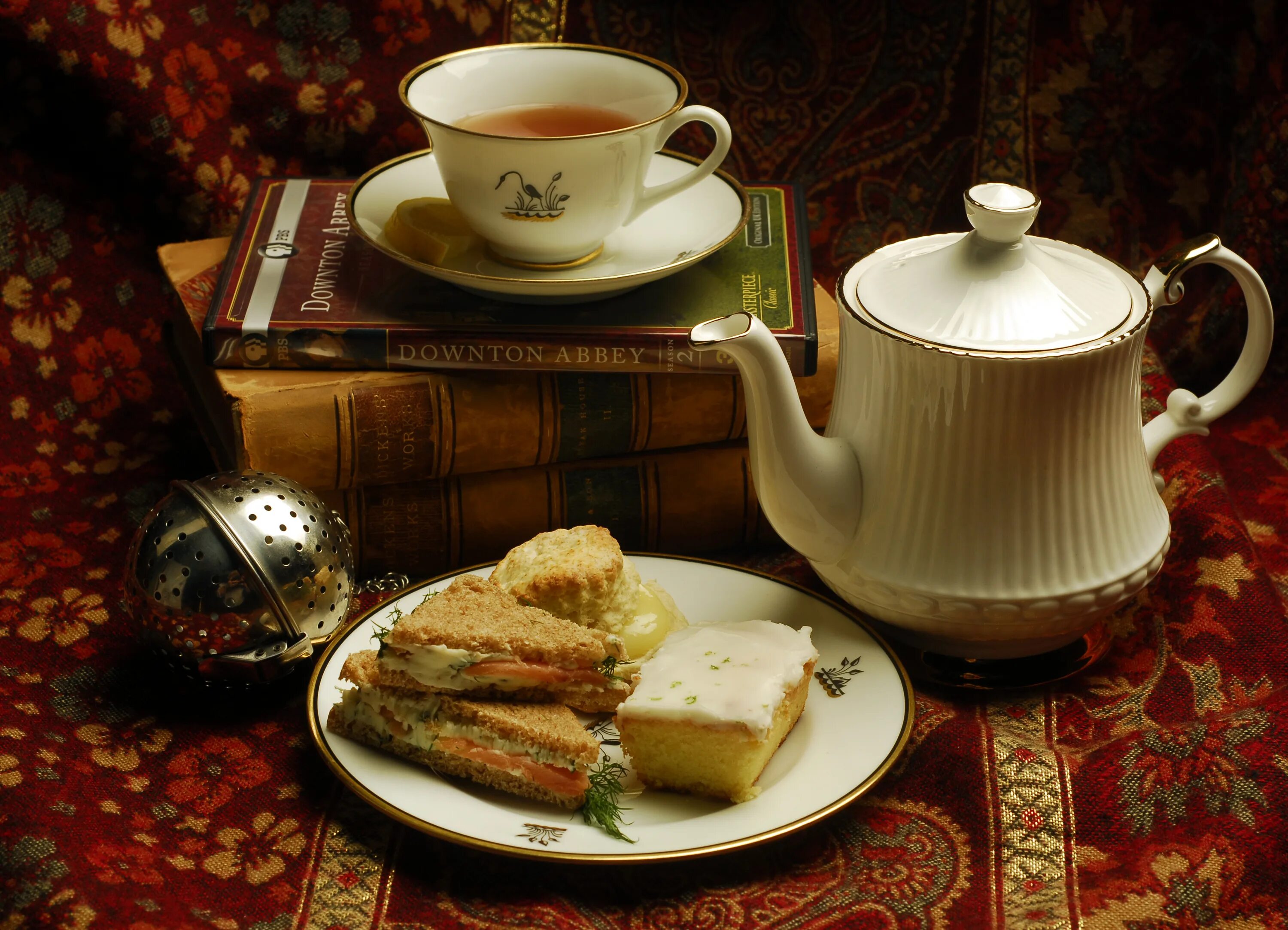 Как будет на английском чайная. Аббатство Даунтон чаепитие. Аббатство Даунтон чай. Английский чай. Традиционный английский чай.