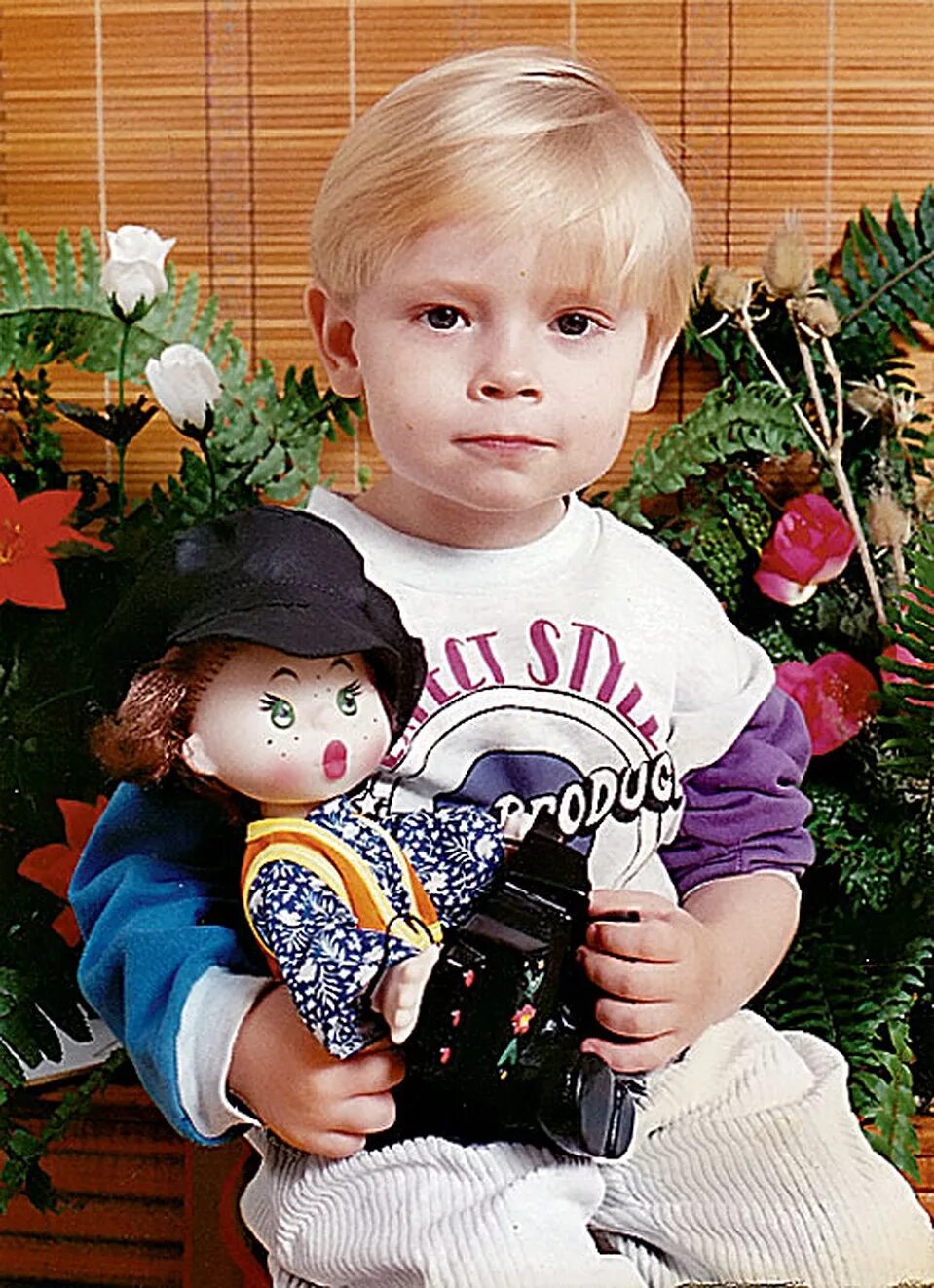 Обертонное пение шаманов. Shaman певец жена. Дети певца шамана фото. Музыканты певца шамана. Ярослав дронов семья.