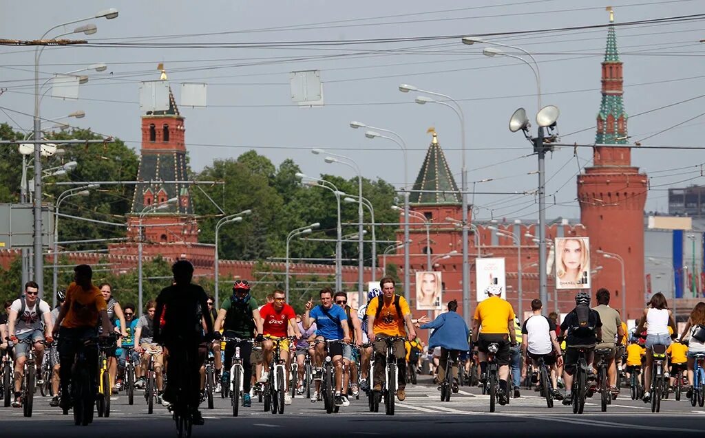 Городская жизнь Москва. Велопробег в Москве. Московская жизнь. Велопарад в Москве.