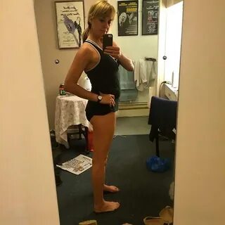 Tamzin Outhwaite sexy & feet pics.